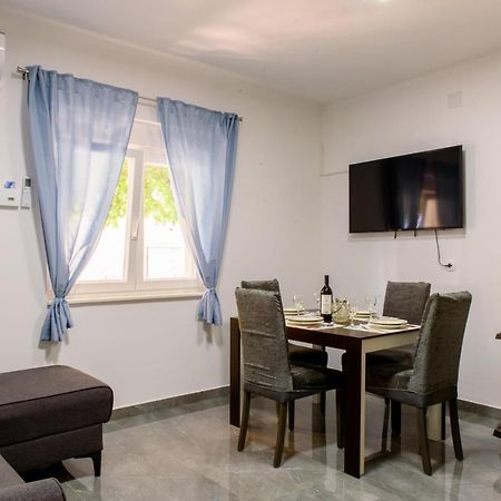 Apartman Lu Jesenice (Split-Dalmatia) Exterior foto