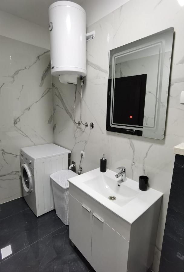 Apartman Lu Jesenice (Split-Dalmatia) Exterior foto