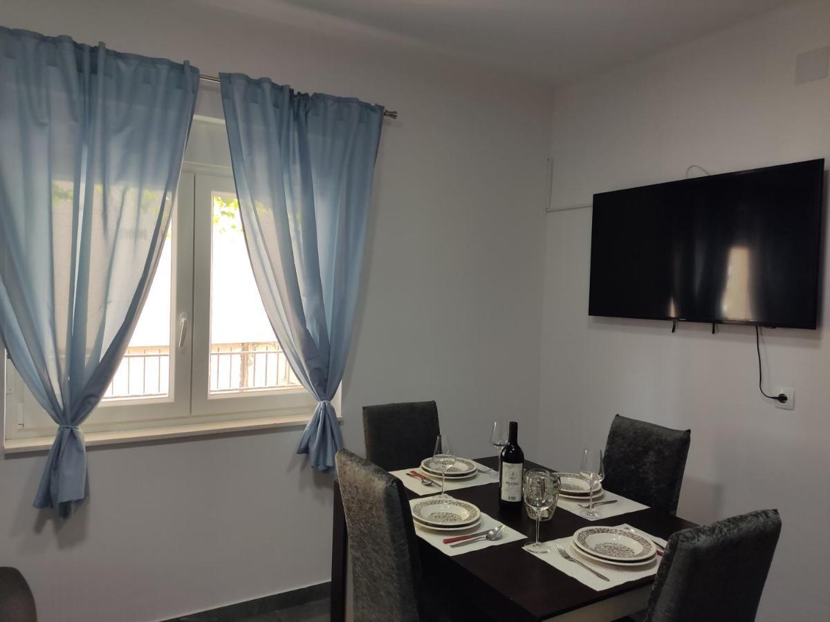 Apartman Lu Jesenice (Split-Dalmatia) Exterior foto