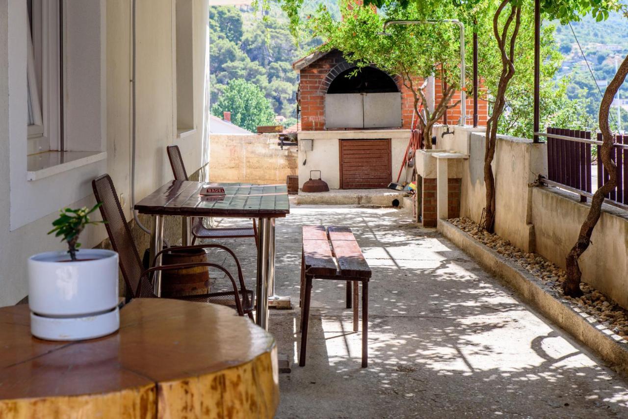 Apartman Lu Jesenice (Split-Dalmatia) Exterior foto